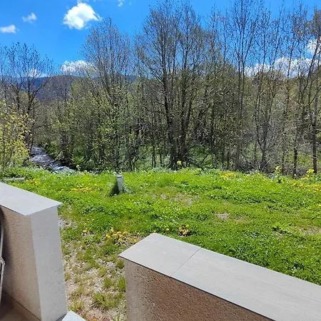 아파트 Pause Nature A Familial *